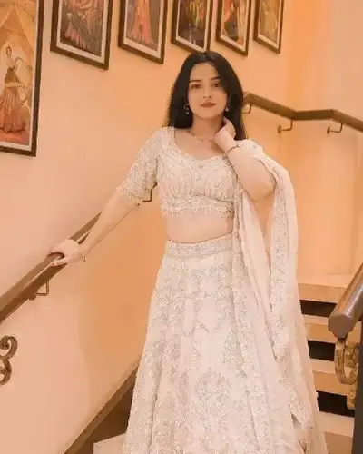 Escort Binpur